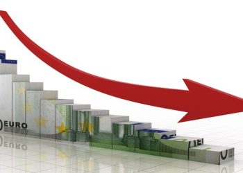 Due to the ECB’s dovish stance, the euro has fallen in the forex market.