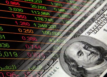 FX: Dollar falls as US employment growth slows in June; yen rises